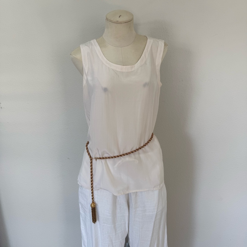 White Sleeveless Scoop Neck Blouse